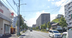 神奈川県横浜市港南区_2車線道路