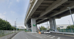 神奈川県横浜市磯子区_多車線