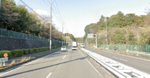 神奈川県横浜市瀬谷区_2車線道路